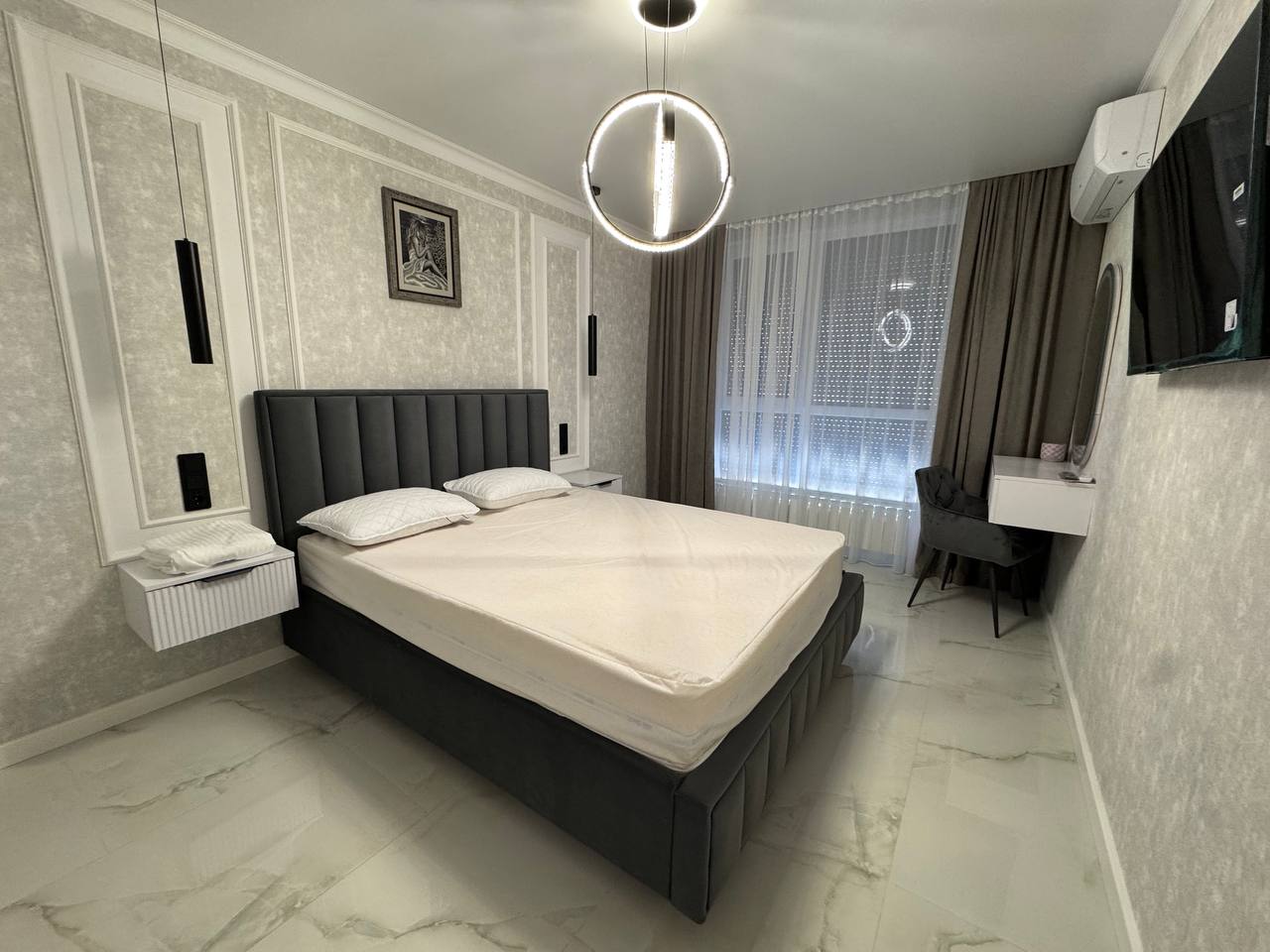 Apartment with circus nearby