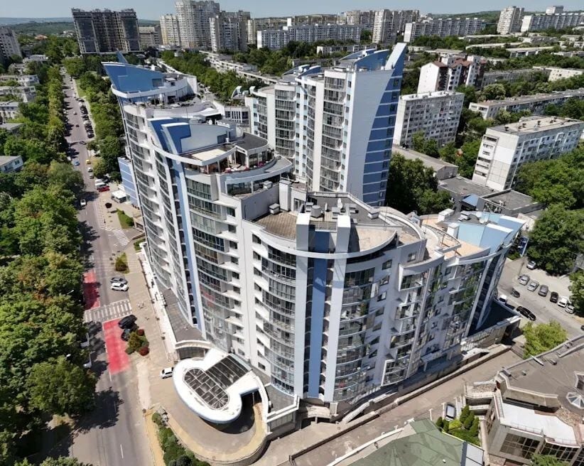 Coliseum 2 Bd apartment near Park — фото 10
